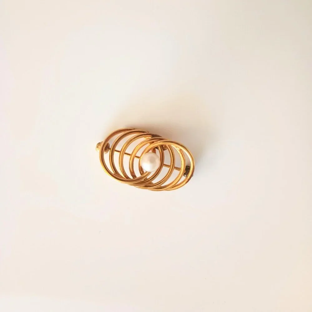 W E Richards 14k GF Pearl Brooch Women's Vintage Infinity Gold Pin Jewelry